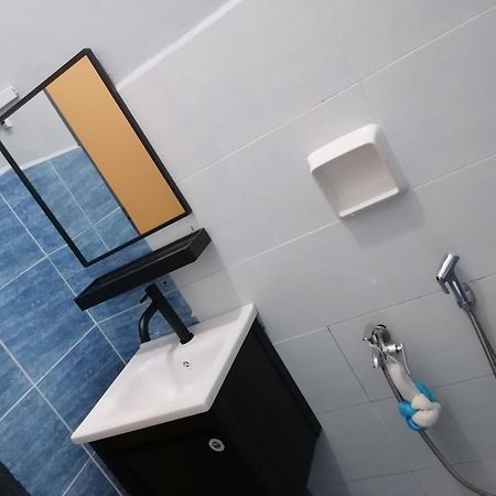 Dkamar Homestay At Desaru, Fully Aircond, Wifi, Coway, Street View 4 Min To Desaru Beach Kangkar Chemaran المظهر الخارجي الصورة