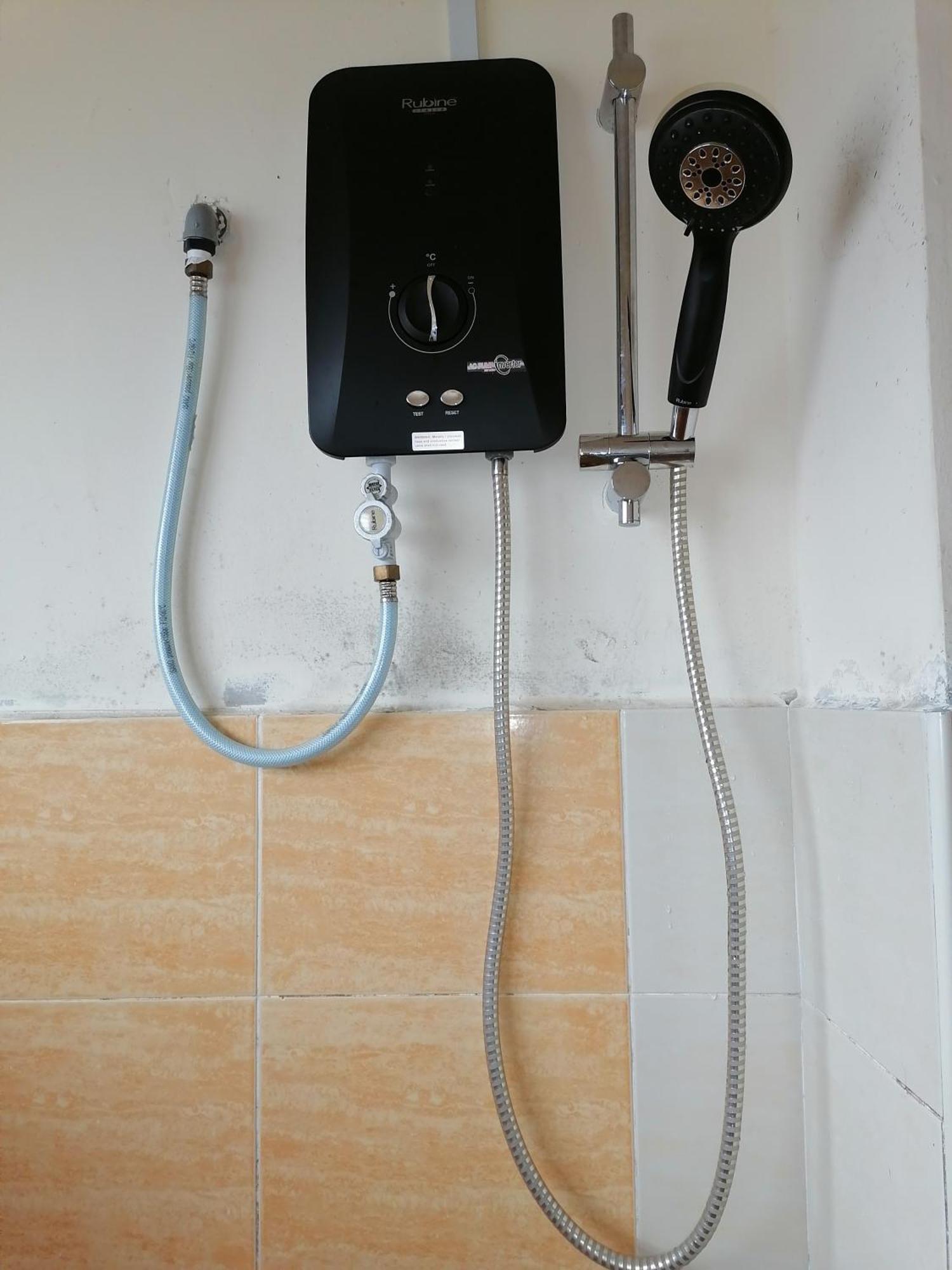 Dkamar Homestay At Desaru, Fully Aircond, Wifi, Coway, Street View 4 Min To Desaru Beach Kangkar Chemaran المظهر الخارجي الصورة