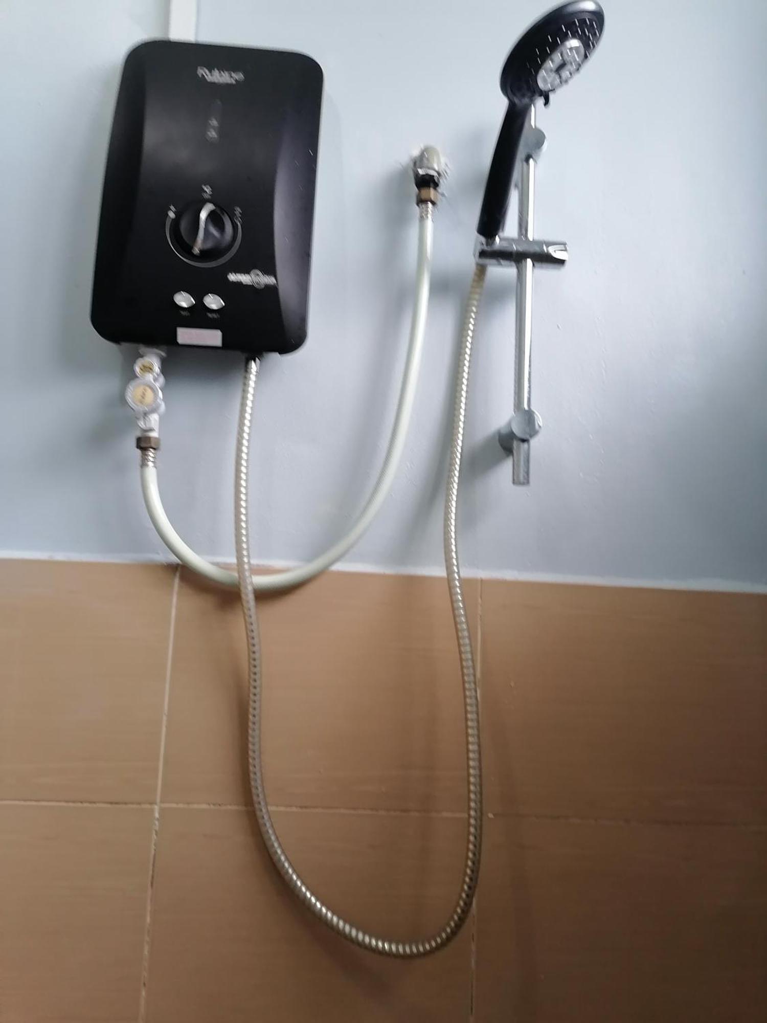 Dkamar Homestay At Desaru, Fully Aircond, Wifi, Coway, Street View 4 Min To Desaru Beach Kangkar Chemaran المظهر الخارجي الصورة
