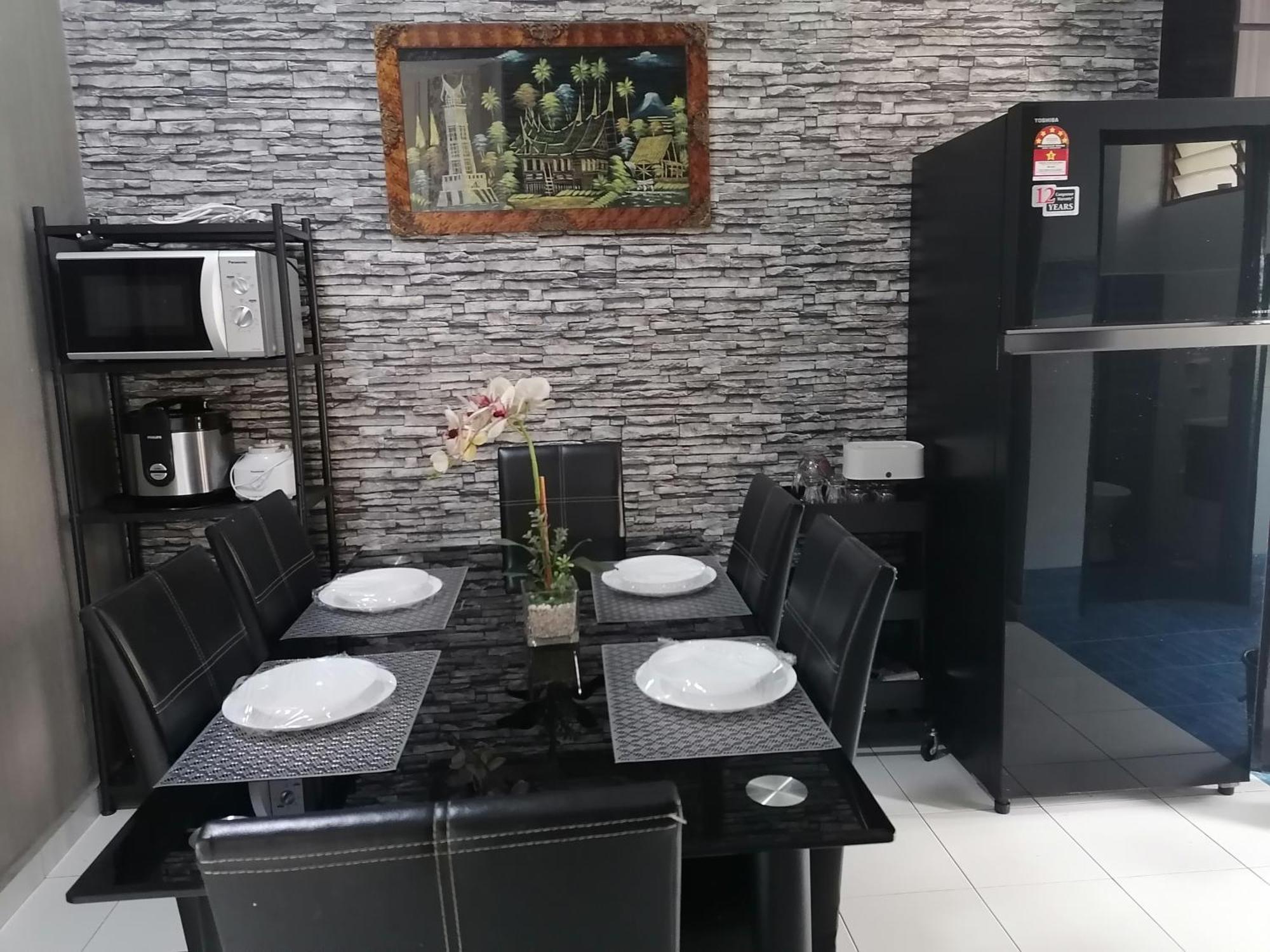 Dkamar Homestay At Desaru, Fully Aircond, Wifi, Coway, Street View 4 Min To Desaru Beach Kangkar Chemaran المظهر الخارجي الصورة