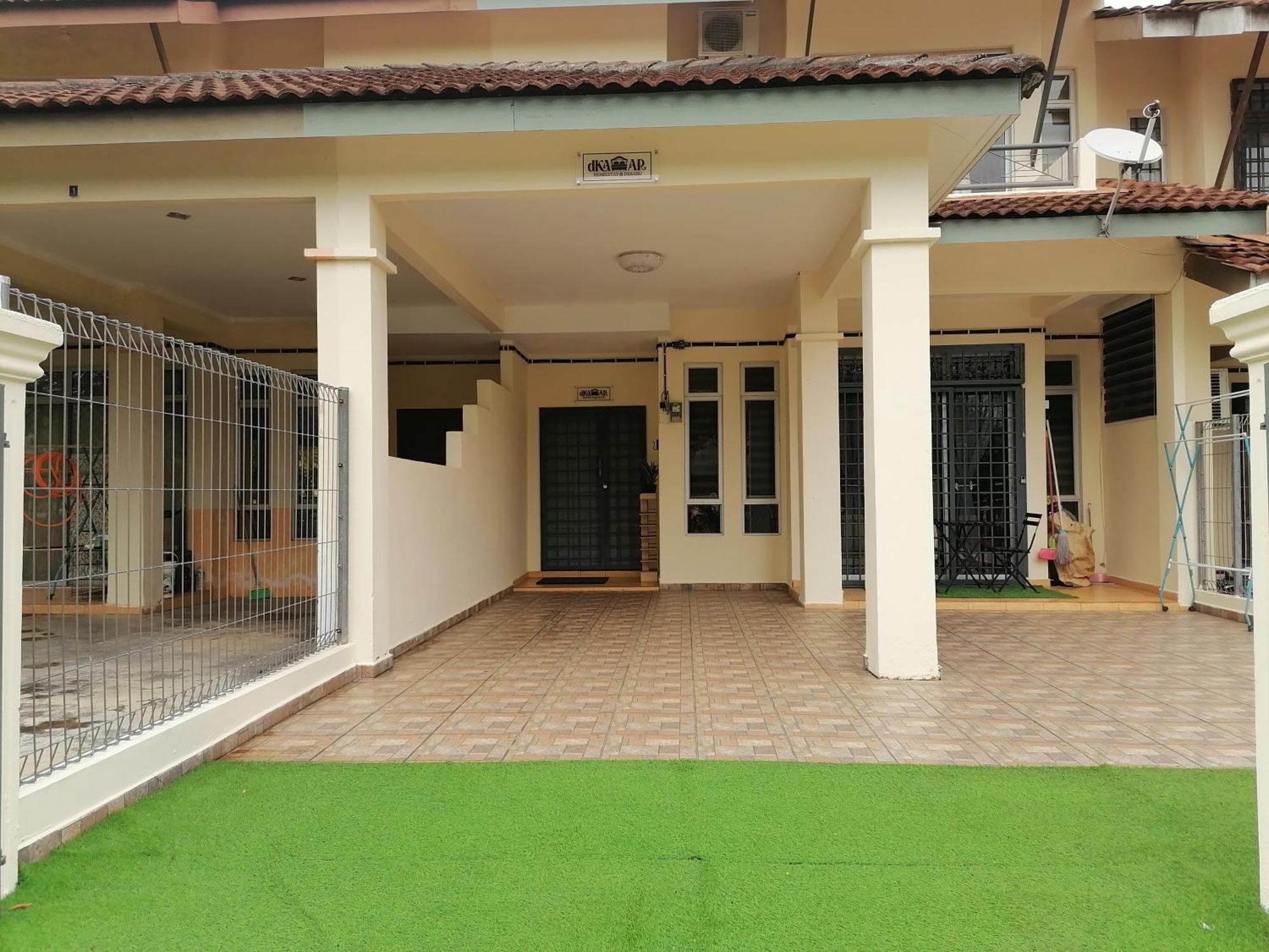 Dkamar Homestay At Desaru, Fully Aircond, Wifi, Coway, Street View 4 Min To Desaru Beach Kangkar Chemaran المظهر الخارجي الصورة